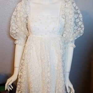 STORIA White/Daisy Floral Puff Sleeve Dress
